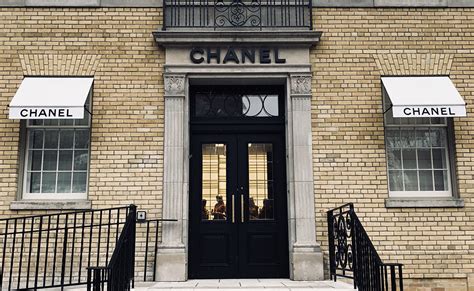 yorkville chanel bag stolen|2 People Stole A Chanel Bag From A Toronto Spa & Returned.